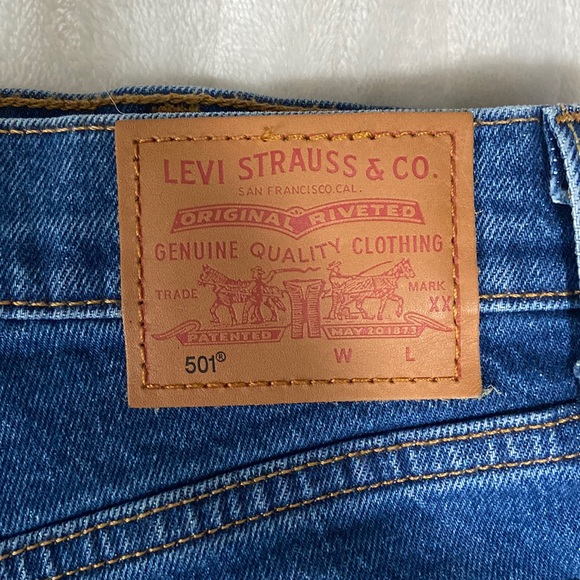 Levi’s 501 Wedgie fit shorts - Picture 6 of 8